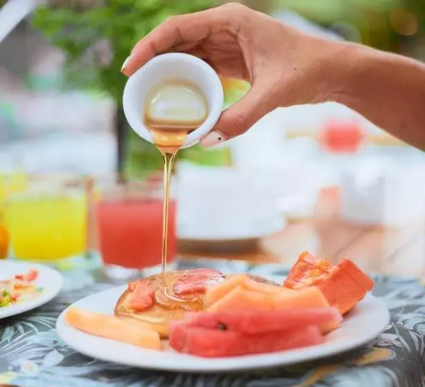 فندق Cariblue Beach and Jungle Resort