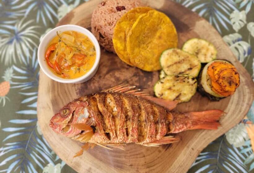 בית מלון כפרי Cariblue Beach and Jungle Resort