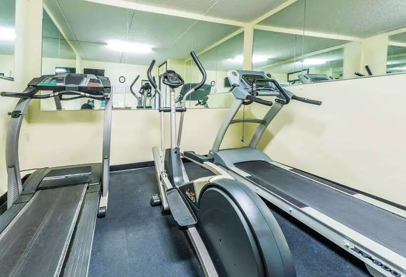 בית מלון כפרי Days Inn By Wyndham Valdosta/near Valdosta Mall