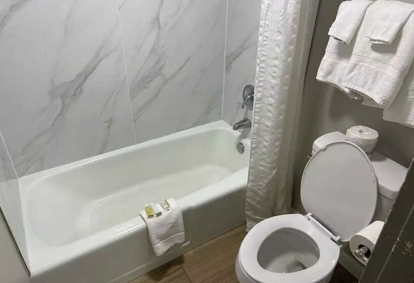 בית מלון כפרי Days Inn By Wyndham Valdosta/near Valdosta Mall