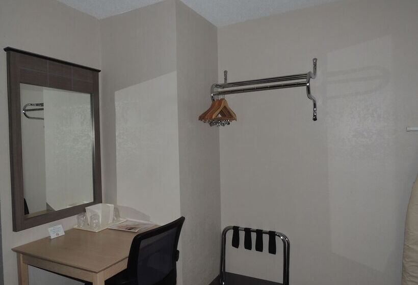 בית מלון כפרי Econo Lodge Dewitt I 90