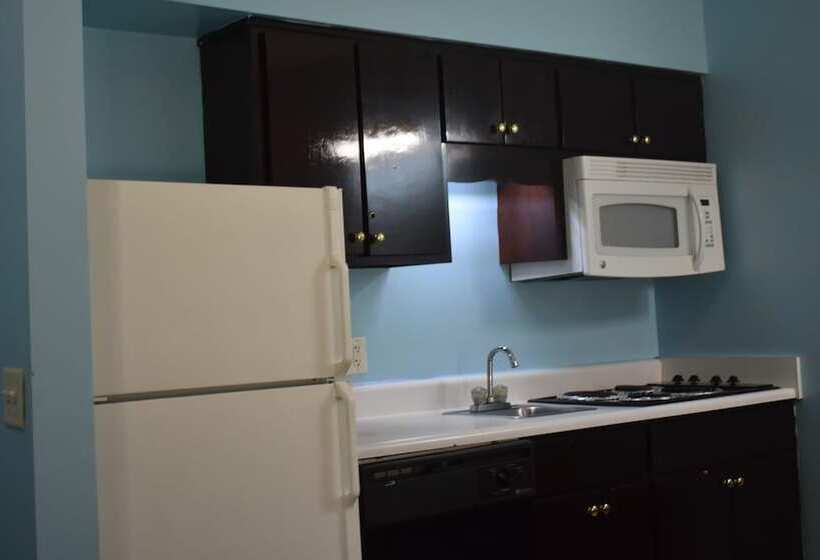 Отель Guest Cottages & Suites