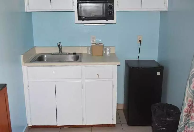 Отель Guest Cottages & Suites