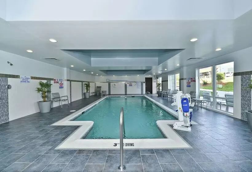 هتل Hampton Inn & Suites Greensboro/coliseum Area