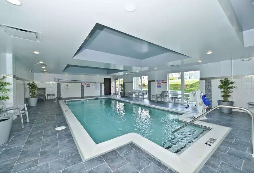 هتل Hampton Inn & Suites Greensboro/coliseum Area