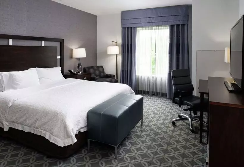 هتل Hampton Inn & Suites Greensboro/coliseum Area