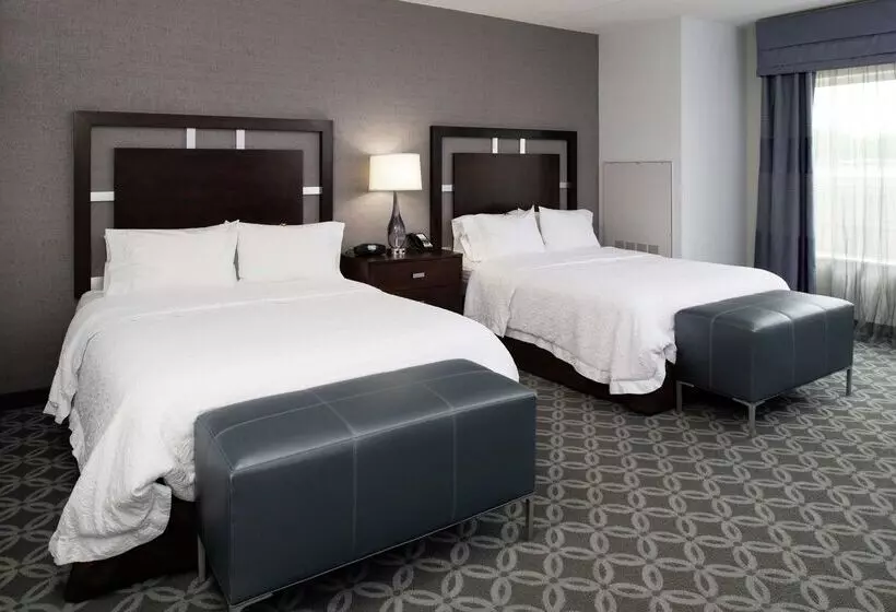 هتل Hampton Inn & Suites Greensboro/coliseum Area