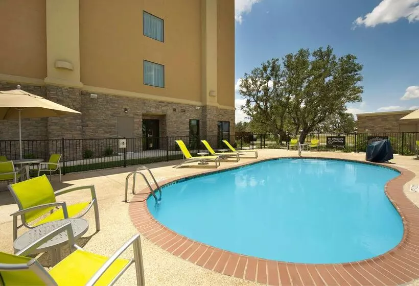 호텔 Hampton Inn Uvalde