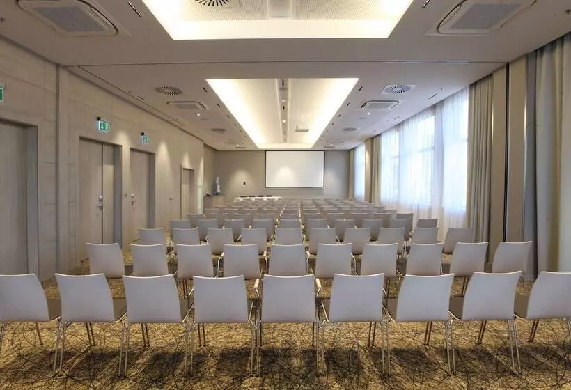 Lindner Hotel Bratislava, Part Of Jdv By Hyatt