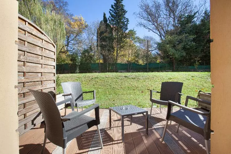 Отель Suite Home Aix En Provence Sud Tgv