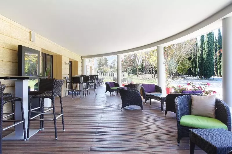 Отель Suite Home Aix En Provence Sud Tgv