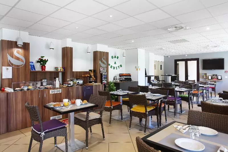 Отель Suite Home Aix En Provence Sud Tgv