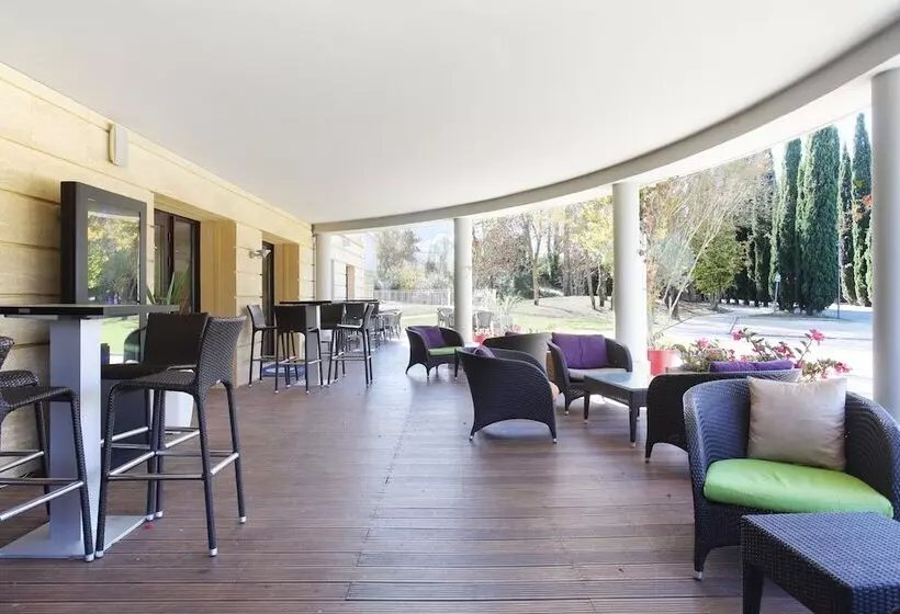 Отель Suite Home Aix En Provence Sud Tgv