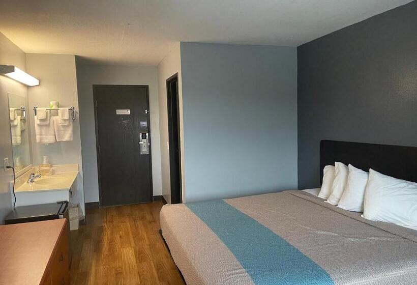 فندق Troy Inn And Suites