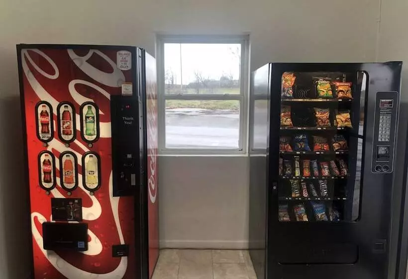 בית מלון כפרי Troy Inn And Suites