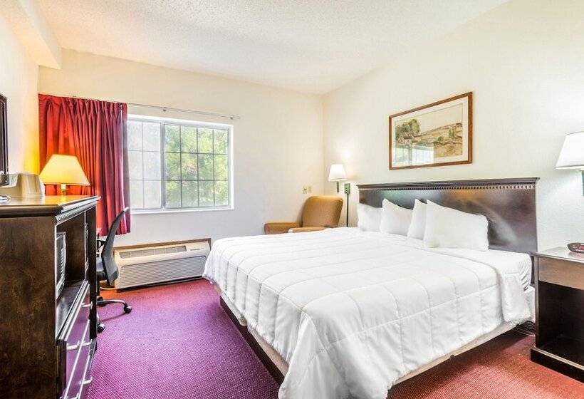 酒店 Wamego Inn And Suites