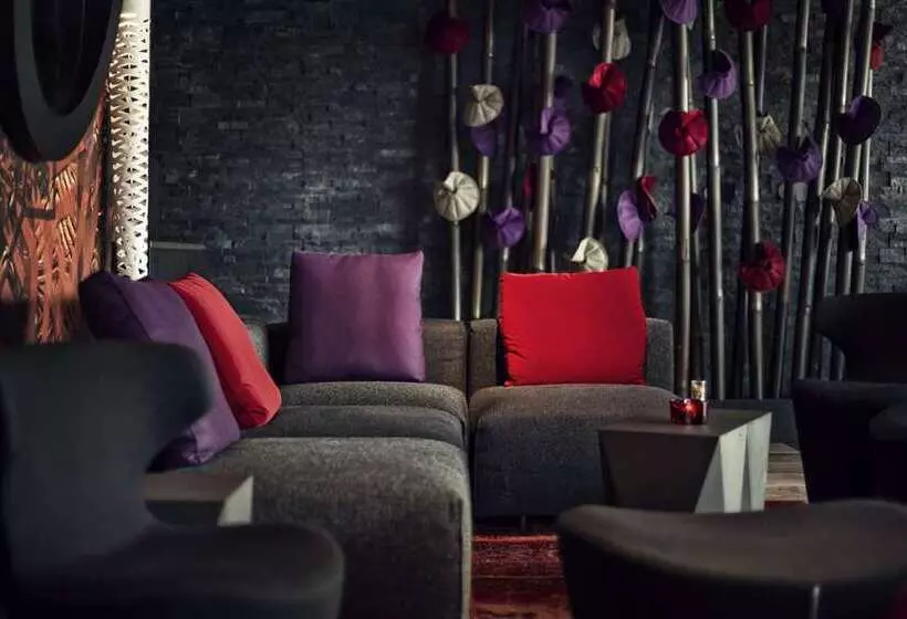 Mainport Hotel Rotterdam, A Hilton Affiliate