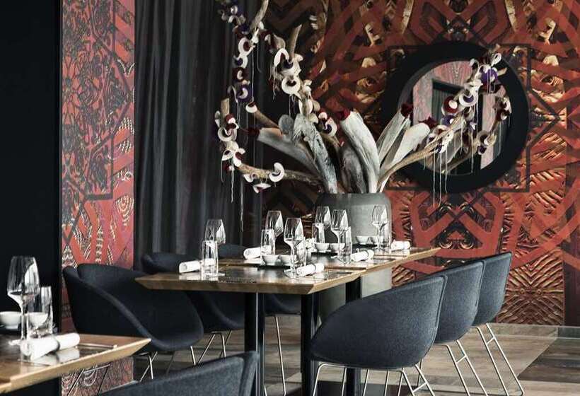 Mainport Hotel Rotterdam, A Hilton Affiliate