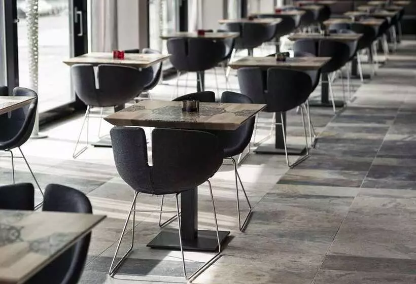 Mainport Hotel Rotterdam, A Hilton Affiliate