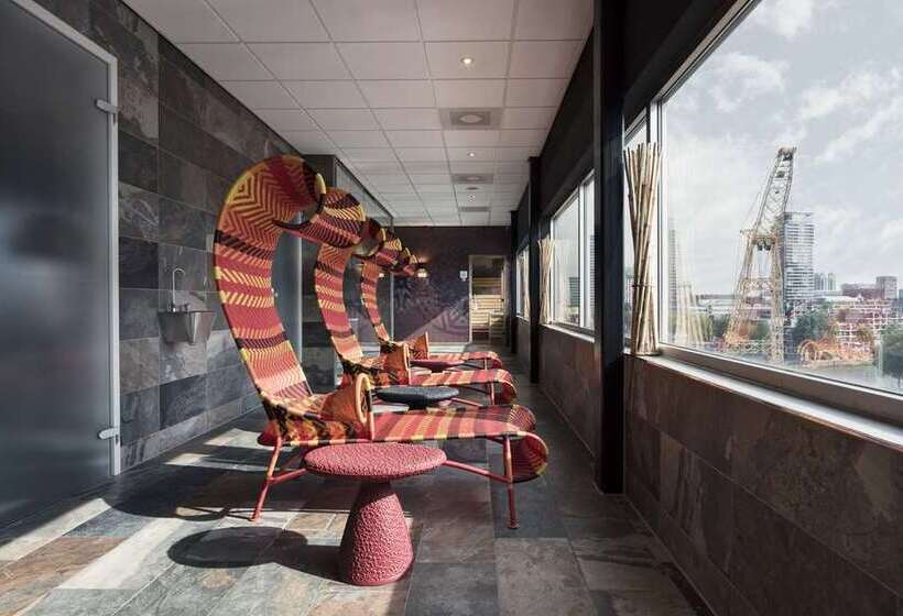 Mainport Hotel Rotterdam, A Hilton Affiliate