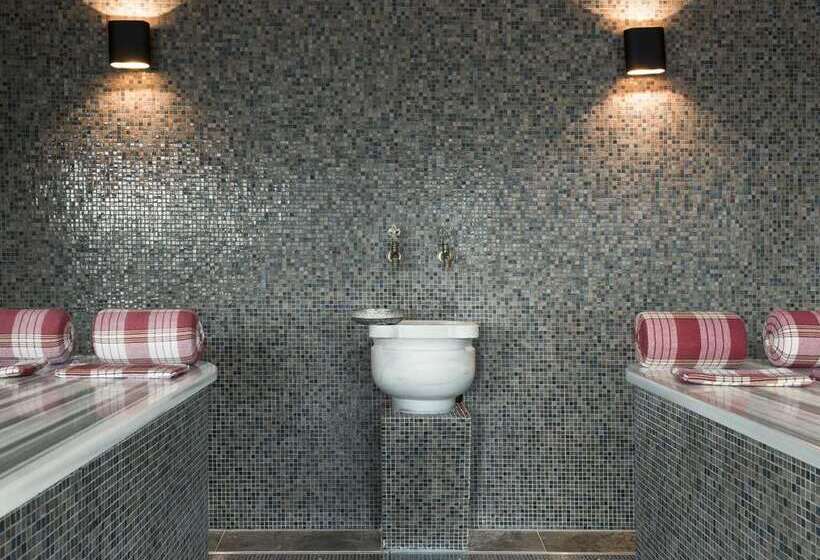 Mainport Hotel Rotterdam, A Hilton Affiliate