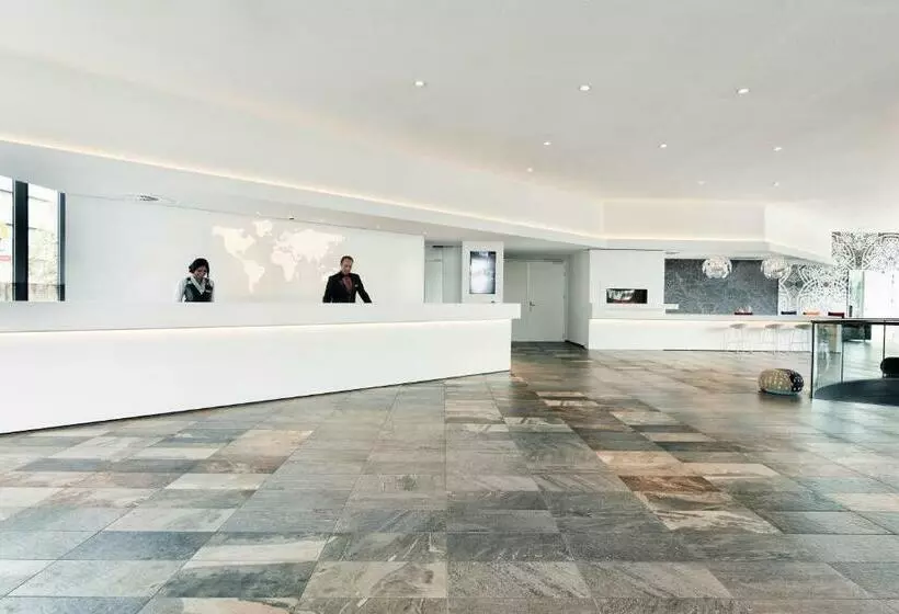 Mainport Hotel Rotterdam, A Hilton Affiliate