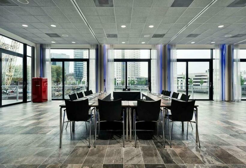 Mainport Hotel Rotterdam, A Hilton Affiliate