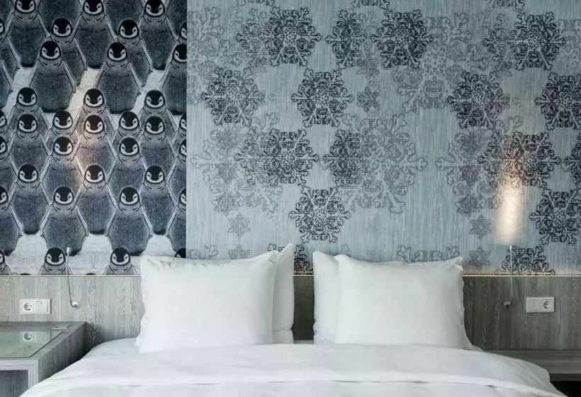Mainport Hotel Rotterdam, A Hilton Affiliate