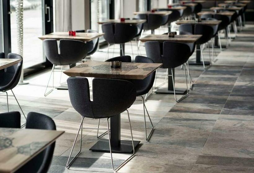 Mainport Hotel Rotterdam, A Hilton Affiliate