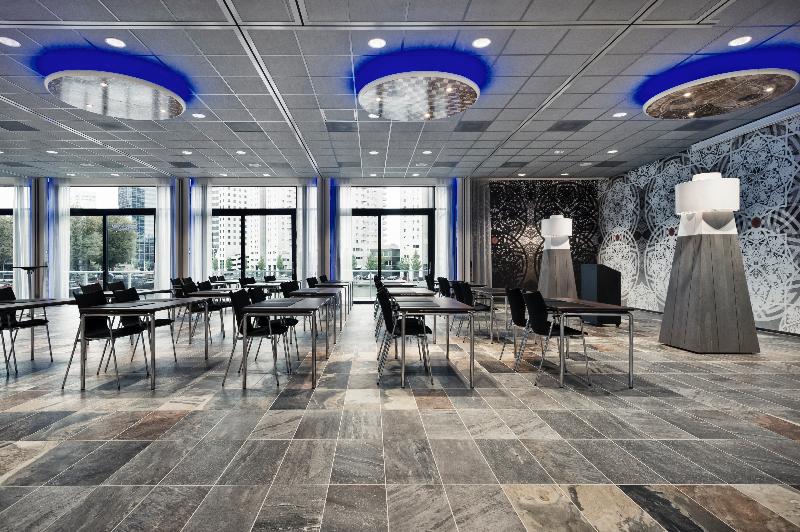 Mainport Hotel Rotterdam, A Hilton Affiliate