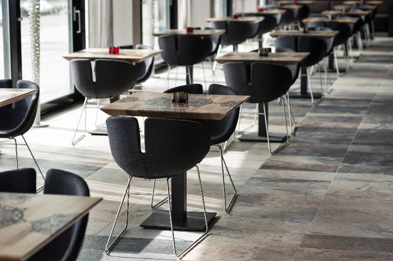 Mainport Hotel Rotterdam, A Hilton Affiliate