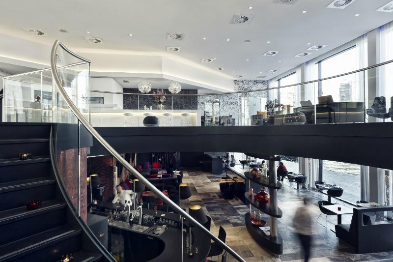 Mainport Hotel Rotterdam, A Hilton Affiliate