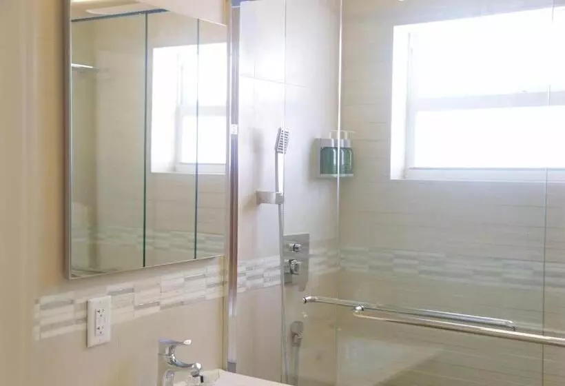 مُتل Diane Oceanfront Suites