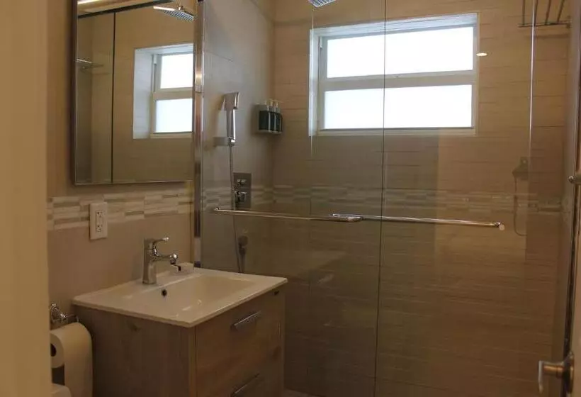 مُتل Diane Oceanfront Suites