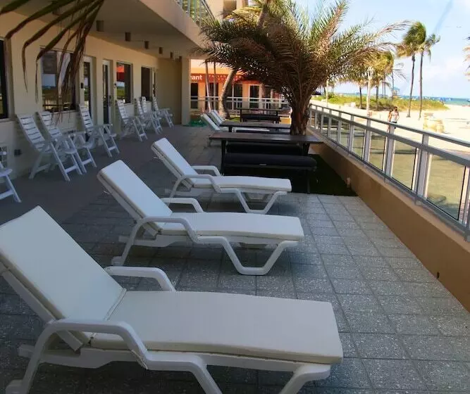 مُتل Diane Oceanfront Suites