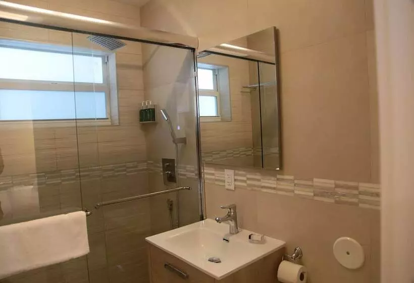 مُتل Diane Oceanfront Suites