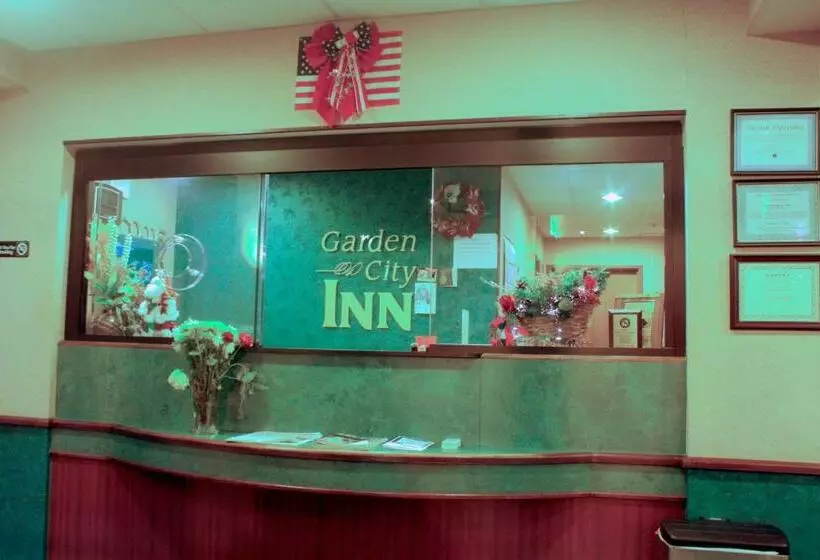 مُتل Garden City Inn
