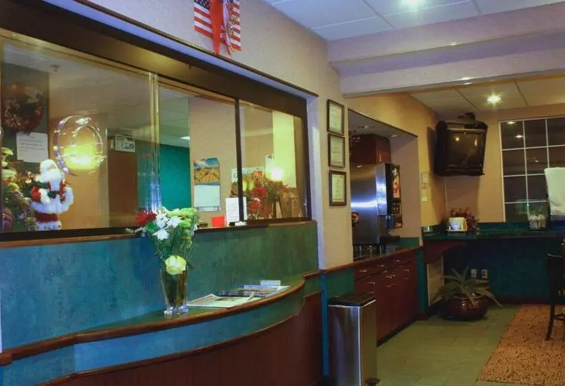 مُتل Garden City Inn