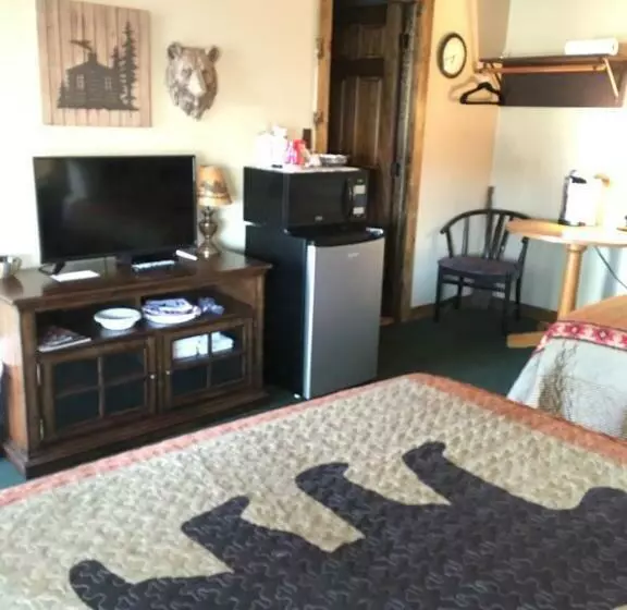 モーテル Warrensburg Inn & Suites   6 Mi To Lake George