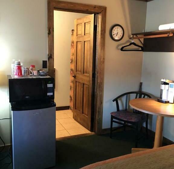 汽车旅馆 Warrensburg Inn & Suites 6 Mi To Lake George