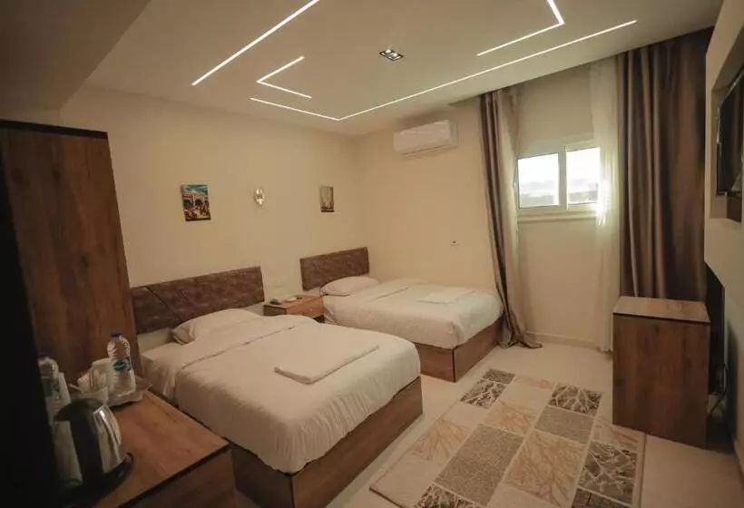 مُتل The View Pyramids