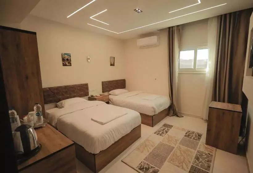 مُتل The View Pyramids