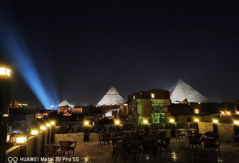 مُتل The View Pyramids