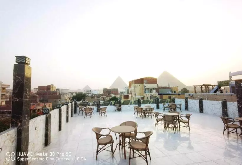 مُتل The View Pyramids