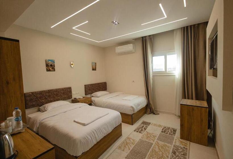 مُتل The View Pyramids