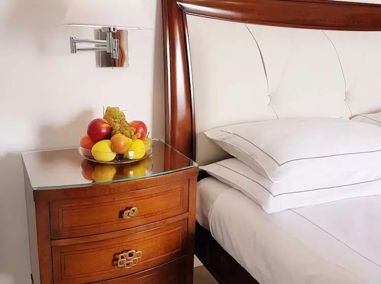 Aamiaismajoitus (B&B) Villa Bellavista Alba