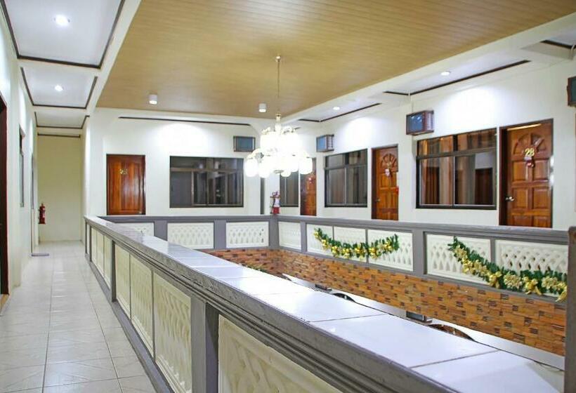 호텔 Macky's Hidden Inn