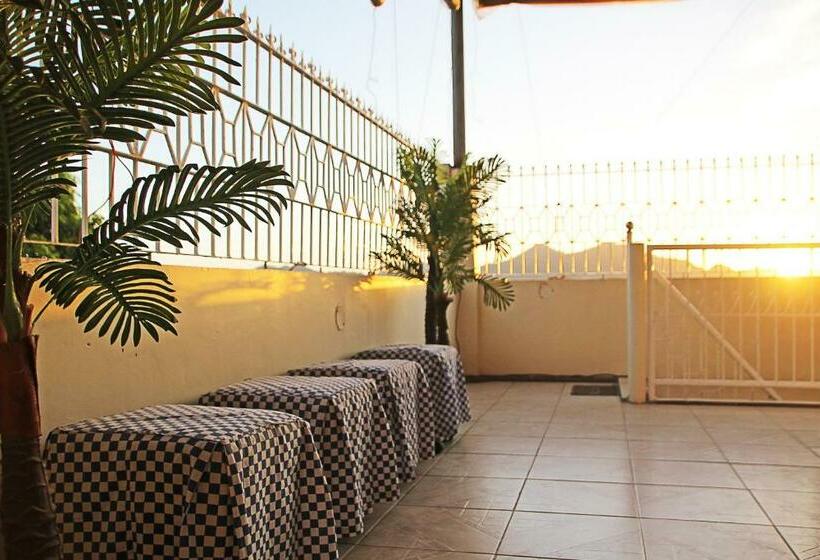 호텔 Macky's Hidden Inn