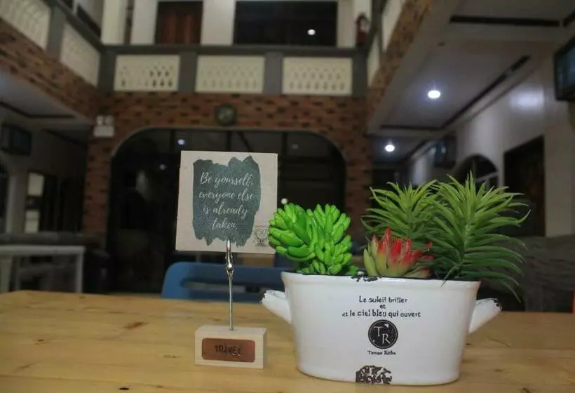 Hotel Macky's Hidden Inn