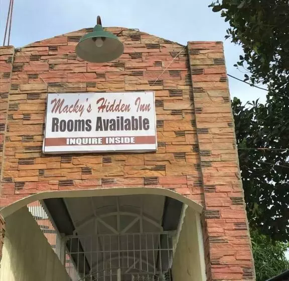 Hotel Macky's Hidden Inn